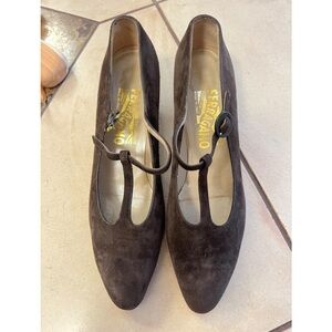 Vintage Salvatore Ferragamo Women's Brown Suede Kitten Heels
